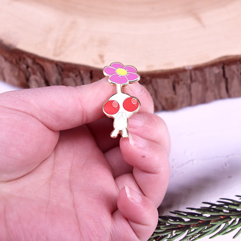 White Pikmmin Enamel Pin Cute  - Gaming Accessories For Room recensie en prijs